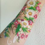 Bunte Blumen mit Wasserfarben