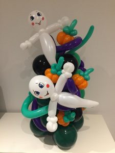 Fliegende Geister mit Kürbisse