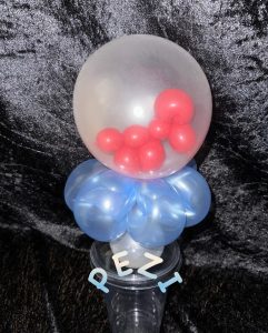 Schneekugel mit Luftballonhund