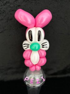 Süßer Hase aus Luftballons