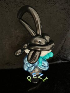 Orca aus wunderschönen Ballons gebaut