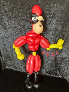 Roter Superheld aus Ballons gemacht