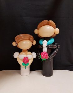 Flaschen wundervoll verpackt als Mann und Frau